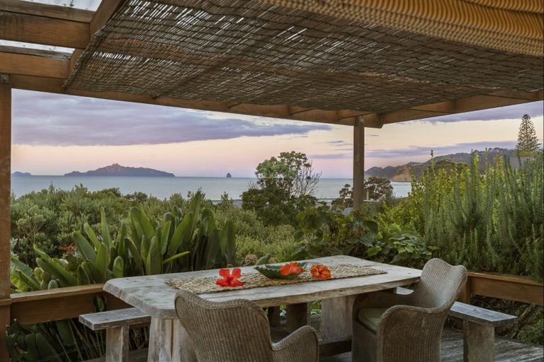 Photo of property in 8a Wairahi Road, Langs Beach, Waipu, 0582