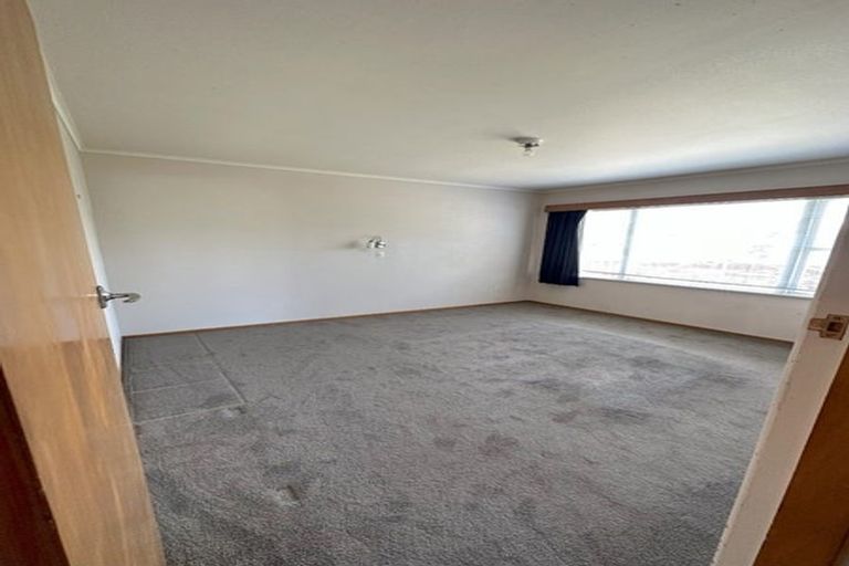 Photo of property in 494 Don Buck Road, Massey, Auckland, 0614