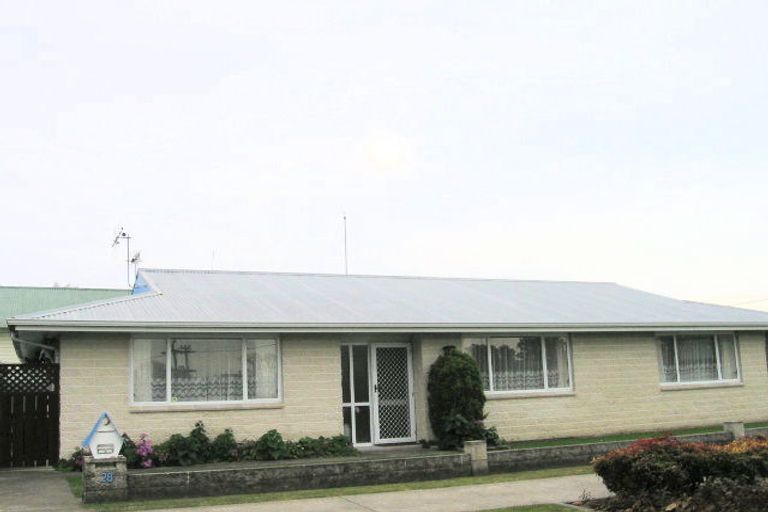 Photo of property in 28 Hinton Road, Taradale, Napier, 4112