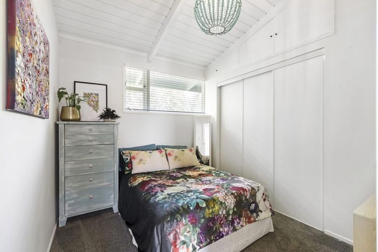 Photo of property in 42a Colmar Road, Mellons Bay, Auckland, 2014