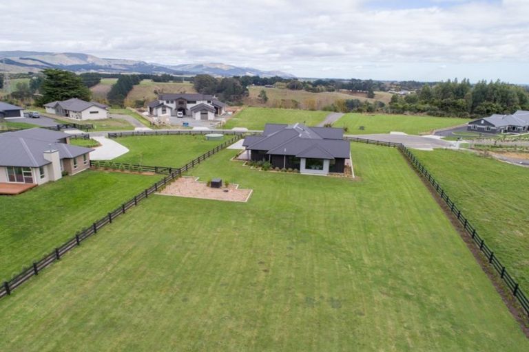 Photo of property in 30 Westwood Drive, Aokautere, Palmerston North, 4471
