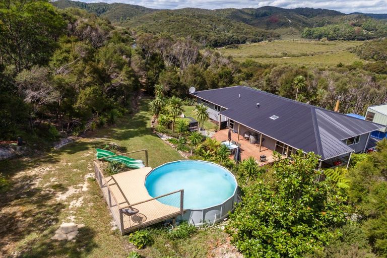 Photo of property in 8 Kaipatiki Rise, Haruru, 0204