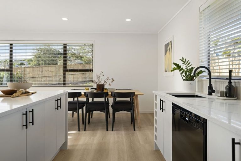 Photo of property in 6 Crosby Road, West Harbour, Auckland, 0618