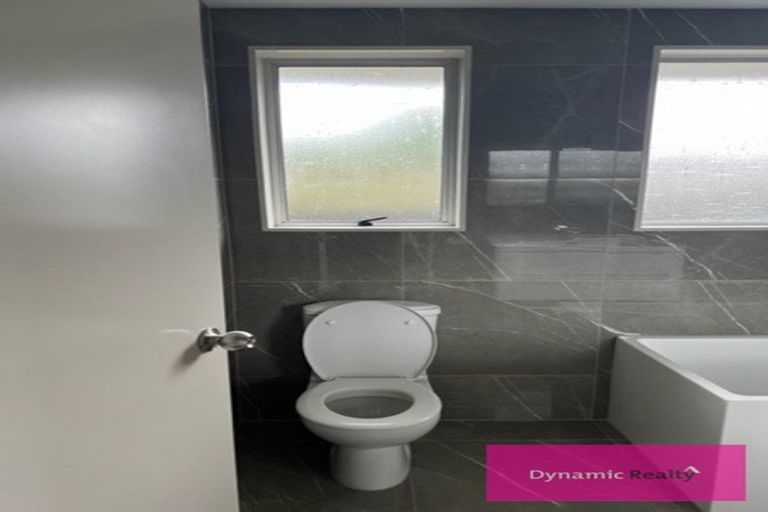 Photo of property in 15 Royal Park Drive, Parklands, Christchurch, 8083