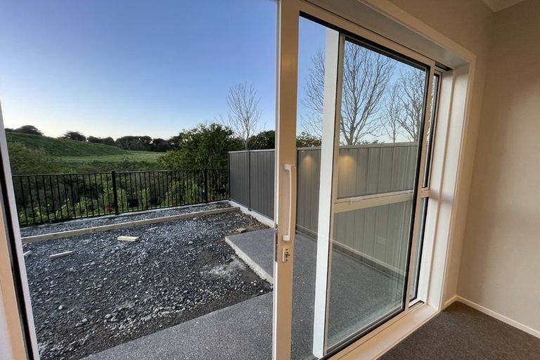 Photo of property in 24 Koreke Close, Kenepuru, Porirua, 5022