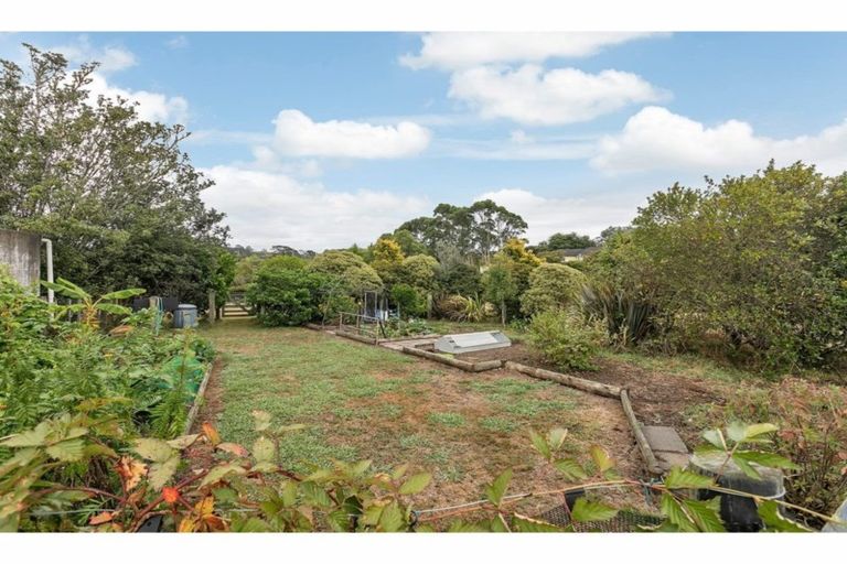 Photo of property in 805 State Highway 16, Waimauku, 0883