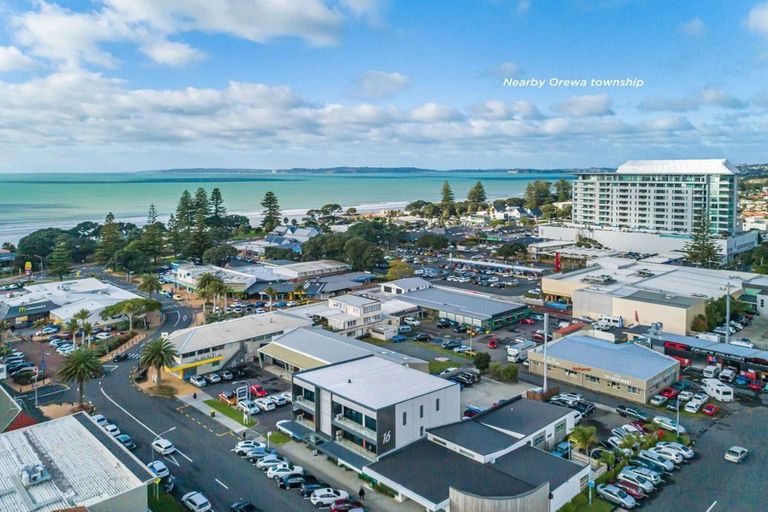 Photo of property in 1/24 Puriri Avenue, Orewa, 0931