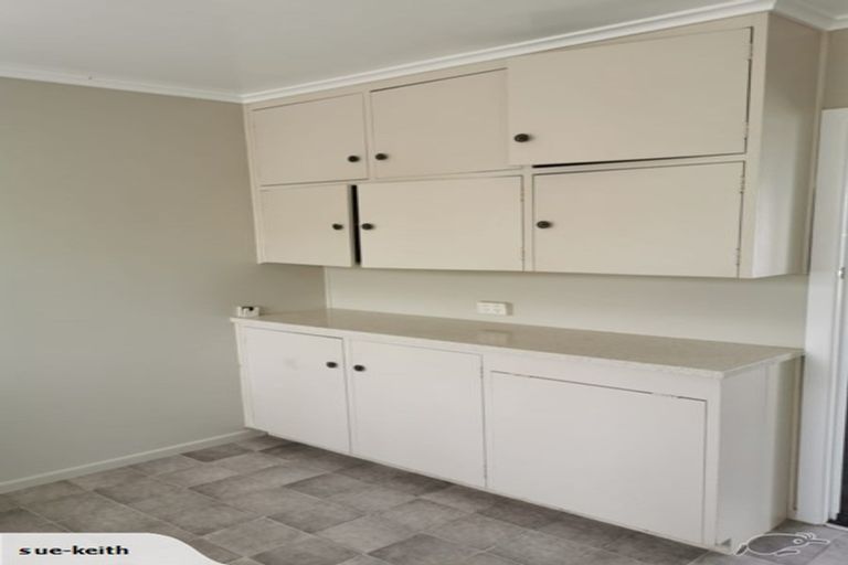 Photo of property in 2/27 Holland Road, Hillcrest, Auckland, 0627