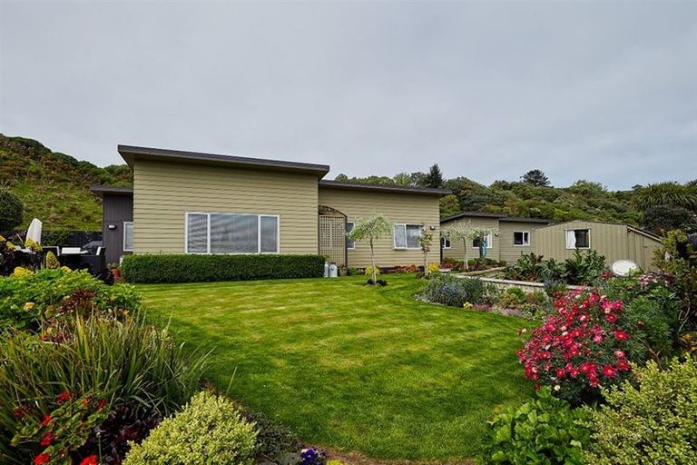 Photo of property in 61 Kotuku Road, South Bay, Kaikoura, 7300