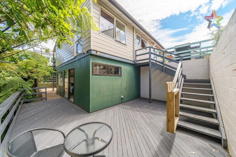 Photo of property in 8 Chestnut Grove, Maungaraki, Lower Hutt, 5010