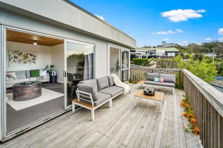 Photo of property in 53 Elliston Crescent, Stanmore Bay, Whangaparaoa, 0932