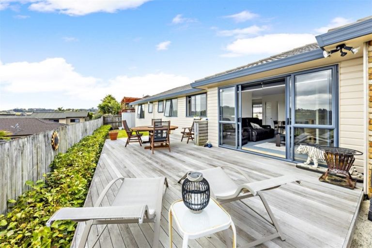 Photo of property in 19 Frederick Reece Drive, The Gardens, Auckland, 2105