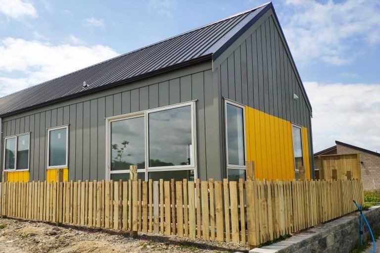 Photo of property in 2 Herekino Street, Westgate, Auckland, 0814