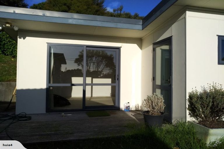 Photo of property in 21 Tiromoana Road, Raumati South, Paraparaumu, 5032