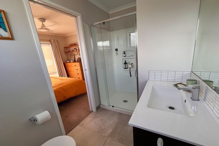 Photo of property in 2 Kapia Road, Westgate, Auckland, 0614