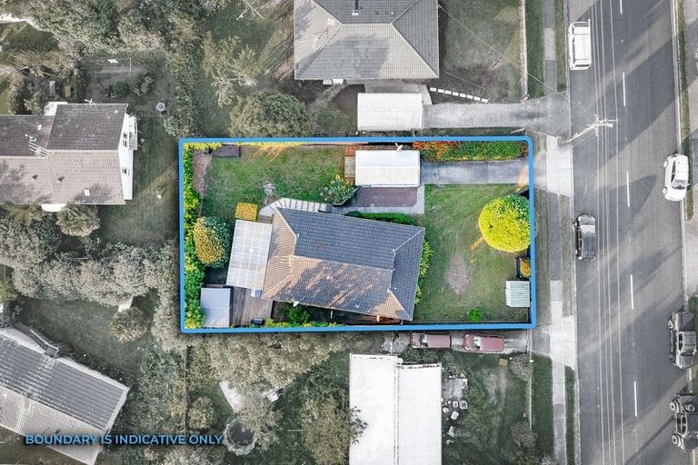 Photo of property in 160 Colwill Road, Massey, Auckland, 0614