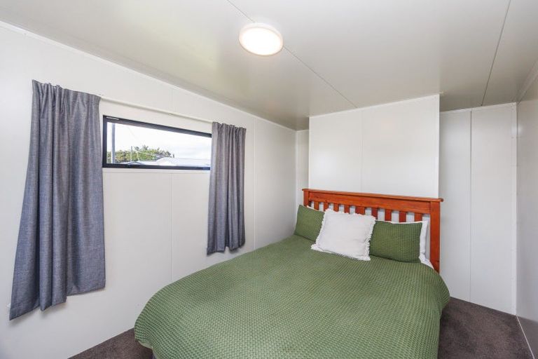 Photo of property in 52 Nash Parade, Foxton Beach, Foxton, 4815