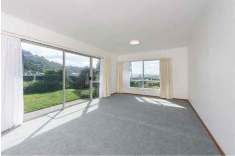 Photo of property in 73 Marine Parade, Seatoun, Wellington, 6022