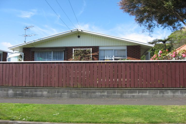 Photo of property in 3a Bideford Street, Brooklands, New Plymouth, 4310