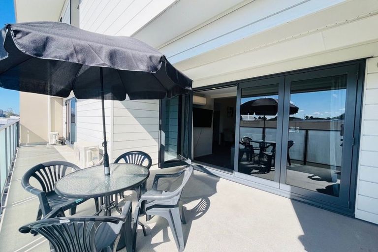 Photo of property in 2/9 Freeman Way, Manukau, Auckland, 2104