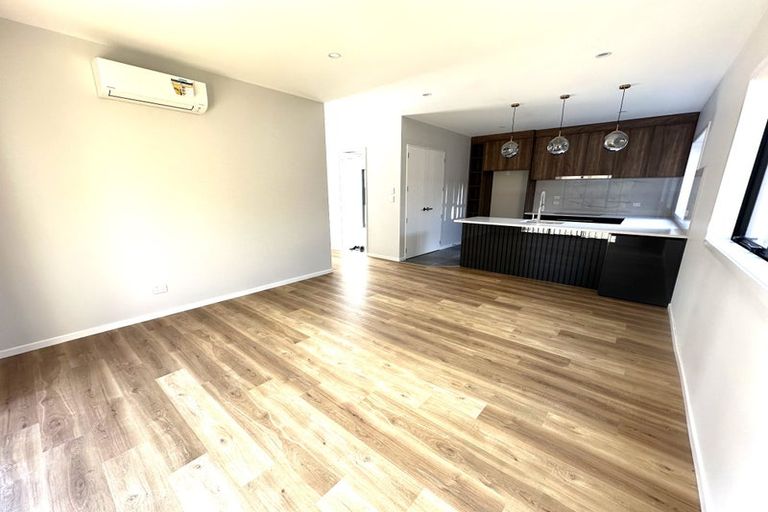 Photo of property in 25c Borrowdace Avenue, Botany Downs, Auckland, 2010