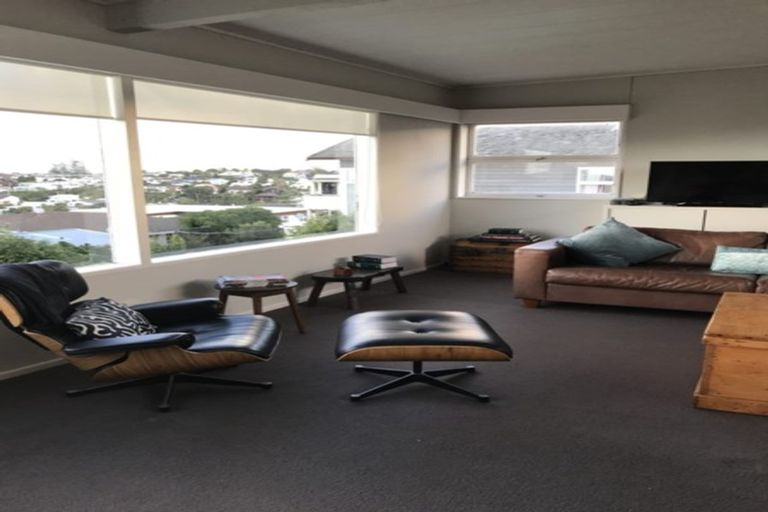 Photo of property in 23 Seaview Road, Castor Bay, Auckland, 0620