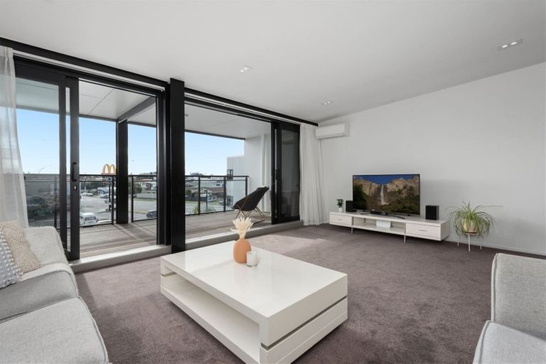 Photo of property in 2-06/424 Maunganui Road, Mount Maunganui, 3116