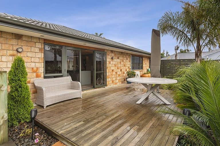 Photo of property in 69b Karamea Street, Whalers Gate, New Plymouth, 4310