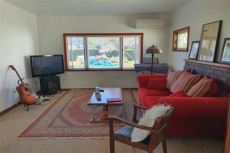 Photo of property in 33 St Michaels Avenue, Point Chevalier, Auckland, 1022