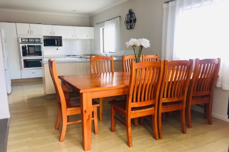 Photo of property in 12 Walmer Road, Point Chevalier, Auckland, 1022