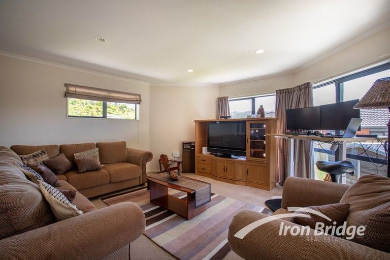 Photo of property in 13 Beaufort Close, Kingsley Heights, Upper Hutt, 5018