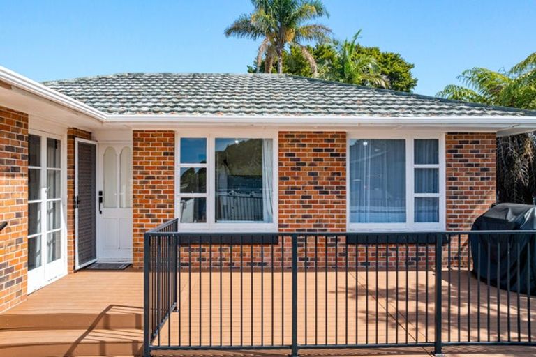 Photo of property in 1/10 Stanaway Street, Hillcrest, Auckland, 0627