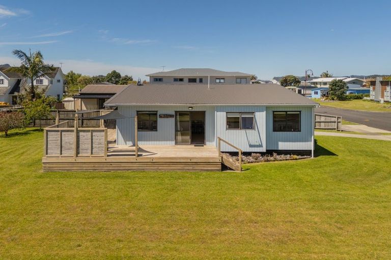 Photo of property in 15 Marlin Street, Whitianga, 3510