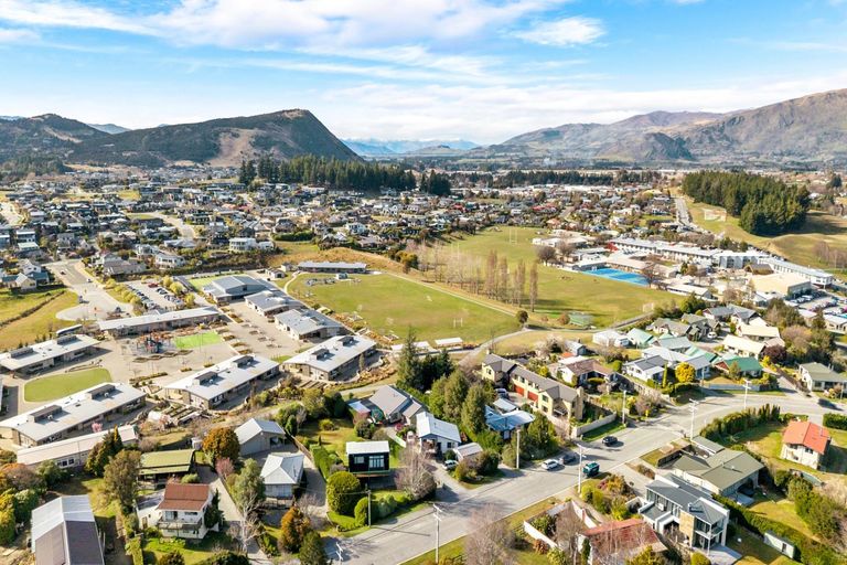 Photo of property in 25 Totara Terrace, Wanaka, 9305