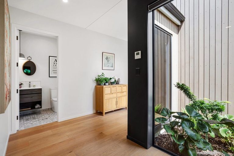 Photo of property in 24 Westwood Avenue, Greytown, 5712