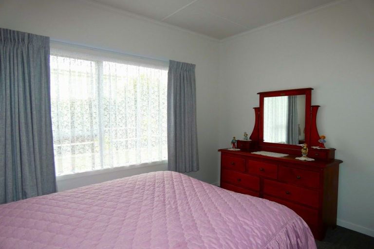 Photo of property in 22 Roebuck Street, Westport, 7825