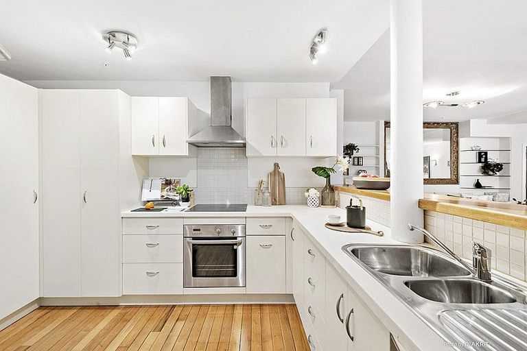 Photo of property in Bond Store Apartments, 8i Egmont Street, Te Aro, Wellington, 6011