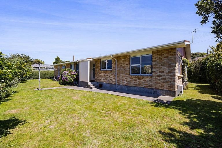 Photo of property in 3 Climie Crescent, Hawera, 4610