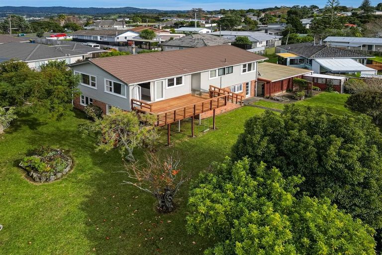 Photo of property in 175 Waimumu Road, Massey, Auckland, 0614