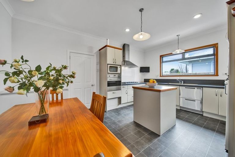 Photo of property in 283 Carrington Street, Vogeltown, New Plymouth, 4310