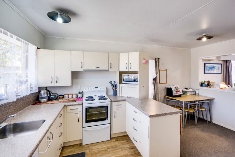 Photo of property in 2/403 Avenue Road West, Hastings, 4122