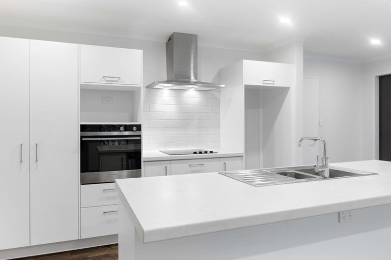 Photo of property in 10 Nukuroa Close, Waitara, 4320