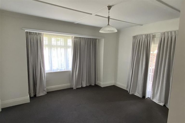 Photo of property in 43 Astley Avenue, New Lynn, Auckland, 0600
