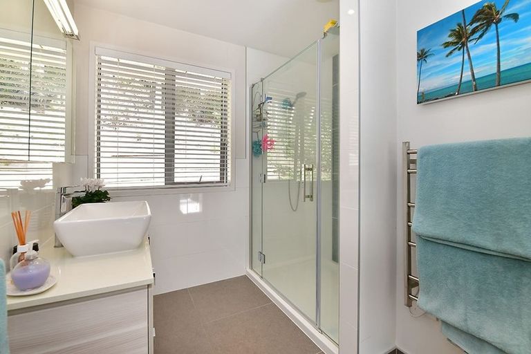 Photo of property in 11/24 Ferry Road, Wade Heads, Whangaparaoa, 0932