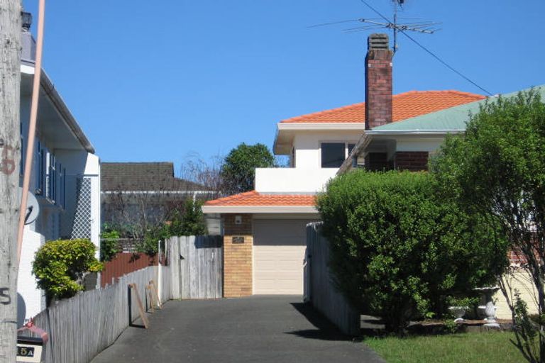 Photo of property in 15a Kokiri Street, Te Atatu South, Auckland, 0610