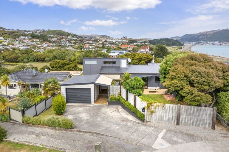 Photo of property in 7 Ayr Place, Papakowhai, Porirua, 5024