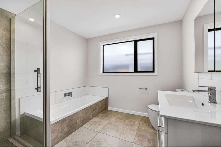 Photo of property in 54 Paparahi Place, Wainui, Silverdale, 0992