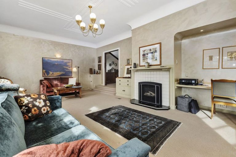 Photo of property in 11 Kinross Street, Kelburn, Wellington, 6012