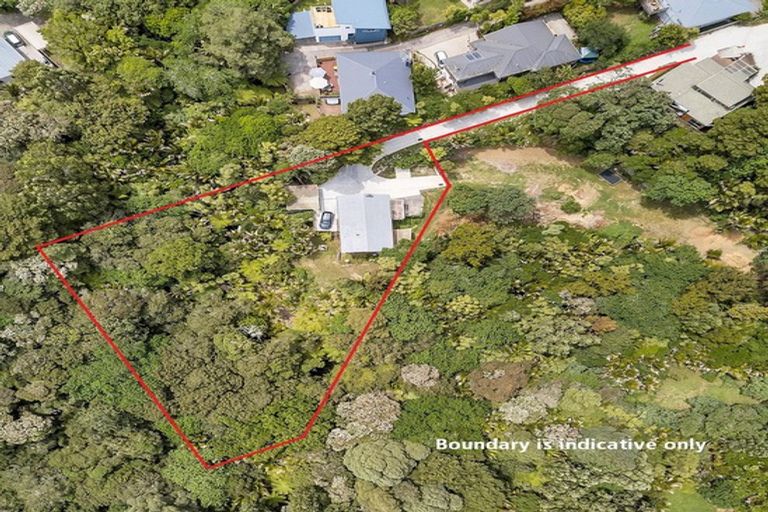 Photo of property in 146 Glenfield Road, Birkenhead, Auckland, 0626