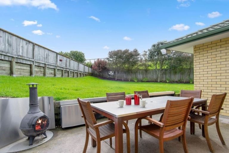 Photo of property in 14 Tauranga Place, Orewa, 0931